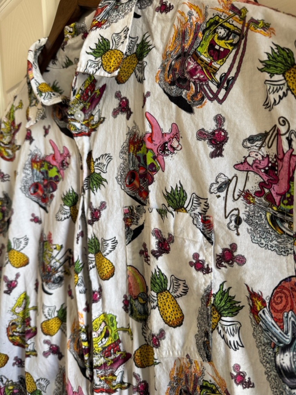 H&M White Short-Sleeve Button Shirt with Pink, Yellow and Green Tropical Print - Picture 4 of 4